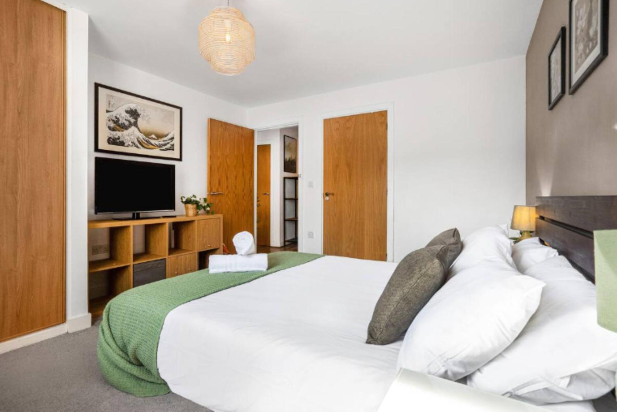 Oriental Suite 2 Bed 2 Bath Netflix And Free Parking, Games- Maihom 버밍엄 외부 사진