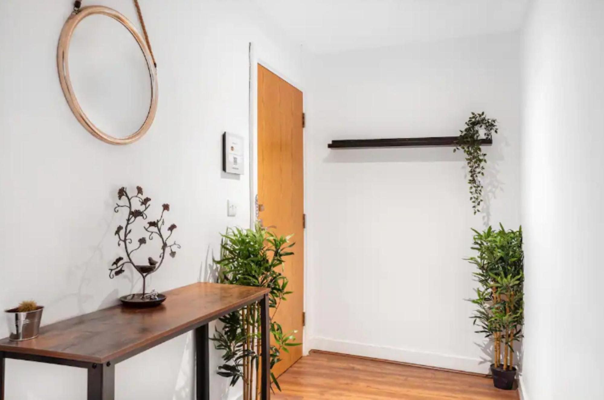 Oriental Suite 2 Bed 2 Bath Netflix And Free Parking, Games- Maihom 버밍엄 외부 사진